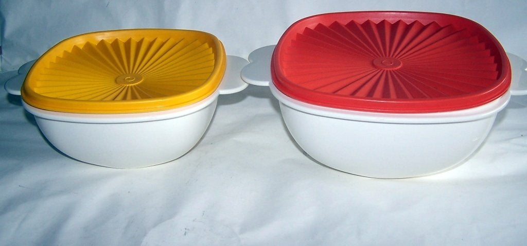 Set van 2 vintage Tupperware Multy -Serveerders. Nieuwstaat., Ophalen of Verzenden, Zo goed als nieuw, Geel, Bak of Kom