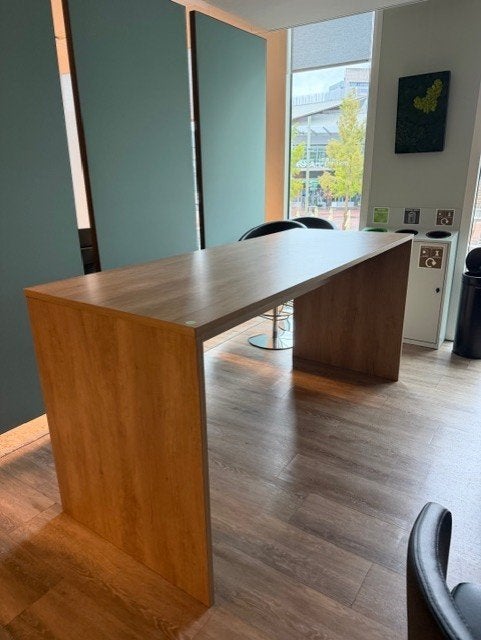 Hoge bartafel 230x90 cm–stijlvolle houtlook–€149/stuk,3st, Gebruikt, 200 cm of meer, Vijf personen of meer, Rechthoekig