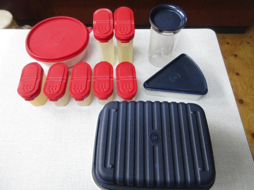 Vintage tupperware met rood en blauw deksel, Ophalen of Verzenden, Gebruikt, Blauw, Overige typen