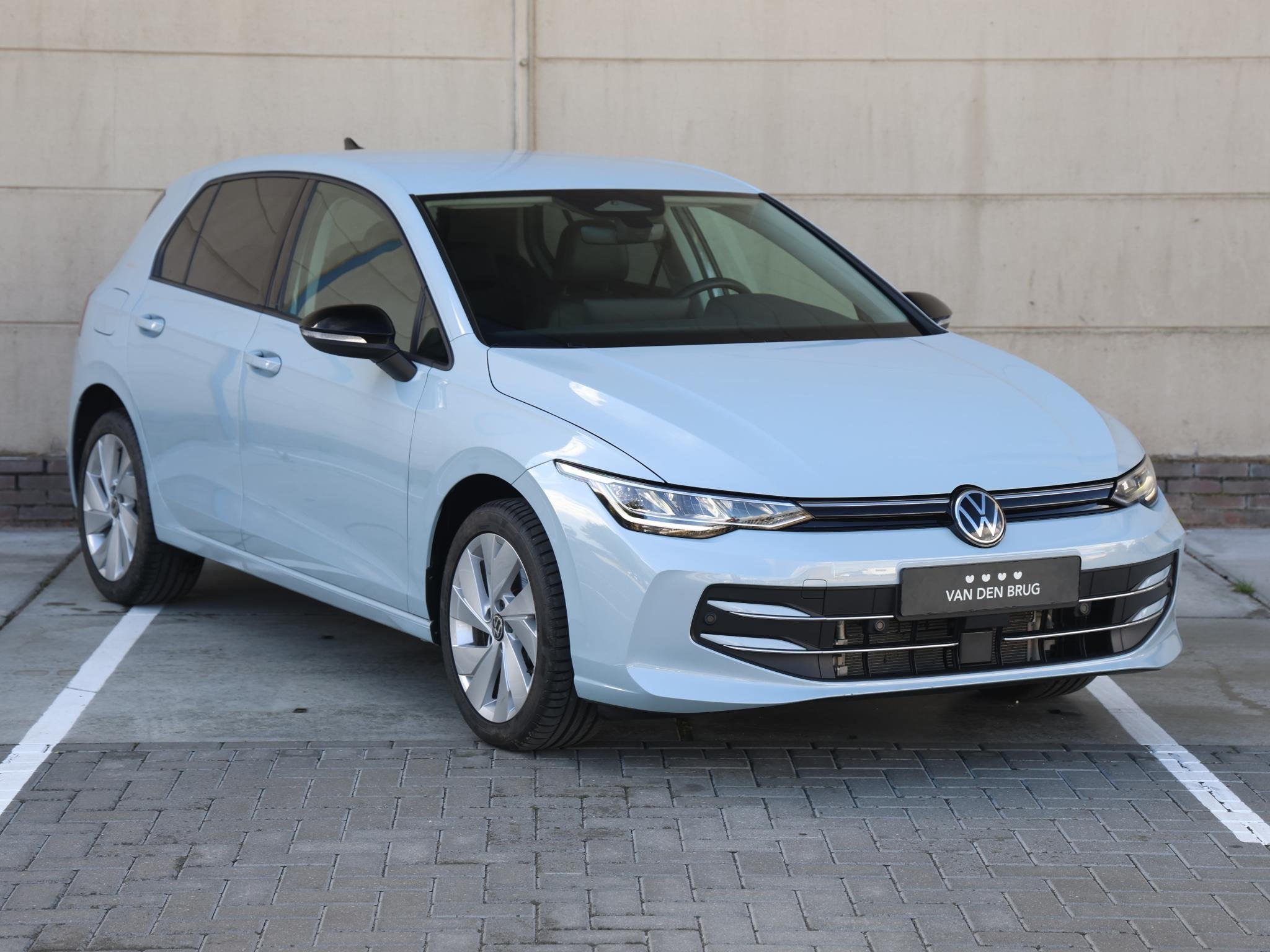 Volkswagen Golf 1.5 eHybrid Life Edition 204pk DSG | Navigat, Auto's, Stof, Euro 6, 4 cilinders, 26 kWh