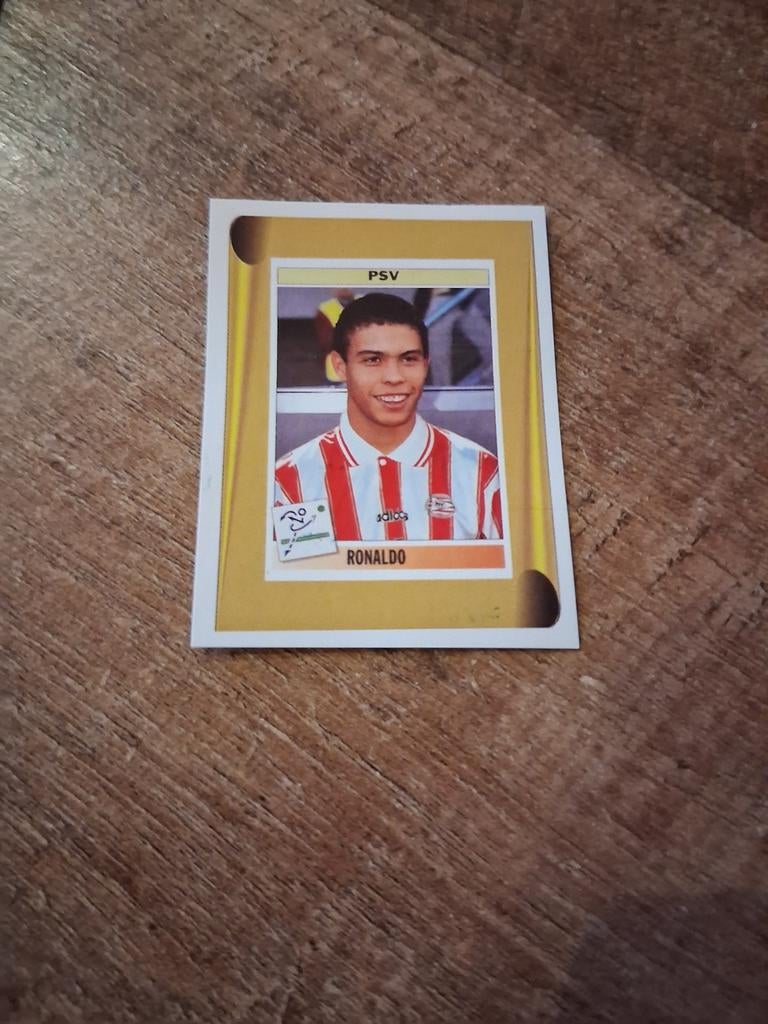 Zeldzame Panini Calciatori 1998-99 Ronaldo PSV sticker, Verzamelen, Sportartikelen en Voetbal, Nieuw, Poster, Plaatje of Sticker