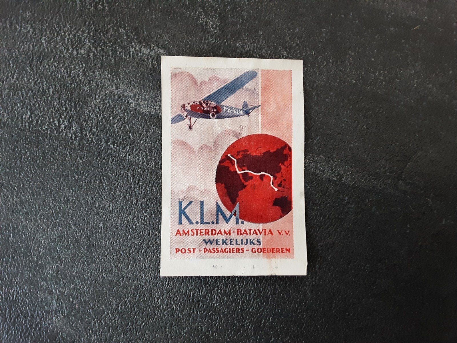 Sluitzegel K.L.M. Amsterdam Batavia vv wekelijks Fokker, Ophalen of Verzenden