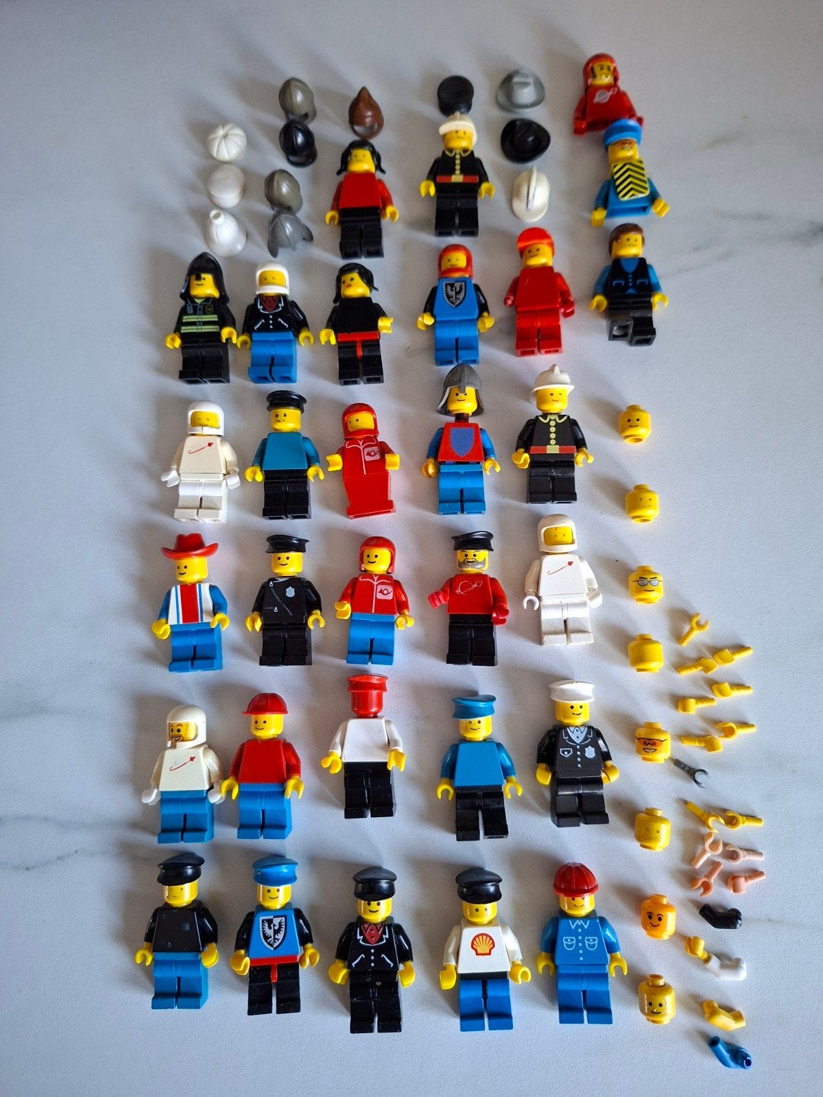 28 lego poppetjes uit de jaren '70 en losse onderdelen ervan, Ophalen of Verzenden, Gebruikt, Minifiguur, Lego
