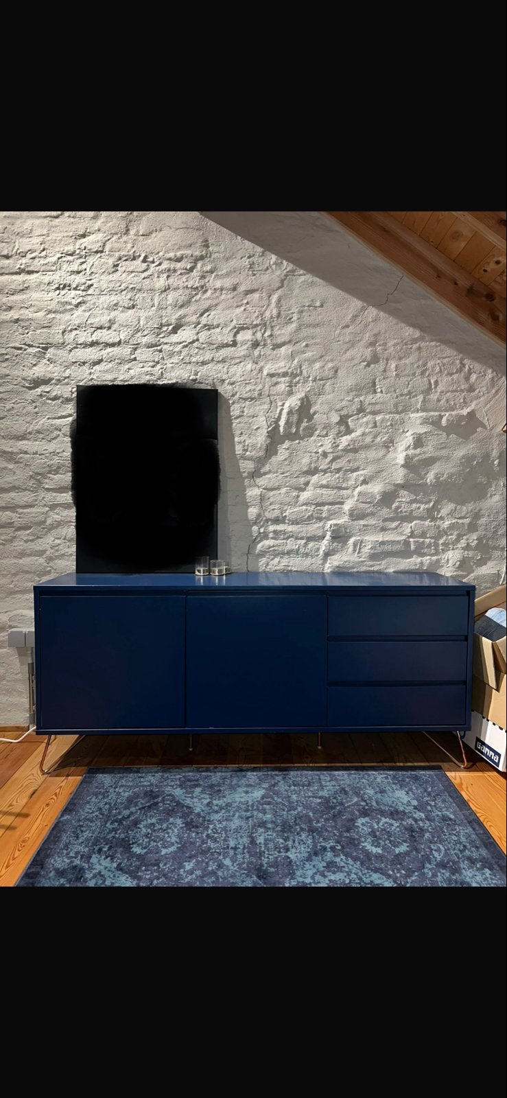 Blauw Dressoir met Koperkleurige Poten, Ophalen, 150 tot 200 cm, Zo goed als nieuw, Metaal