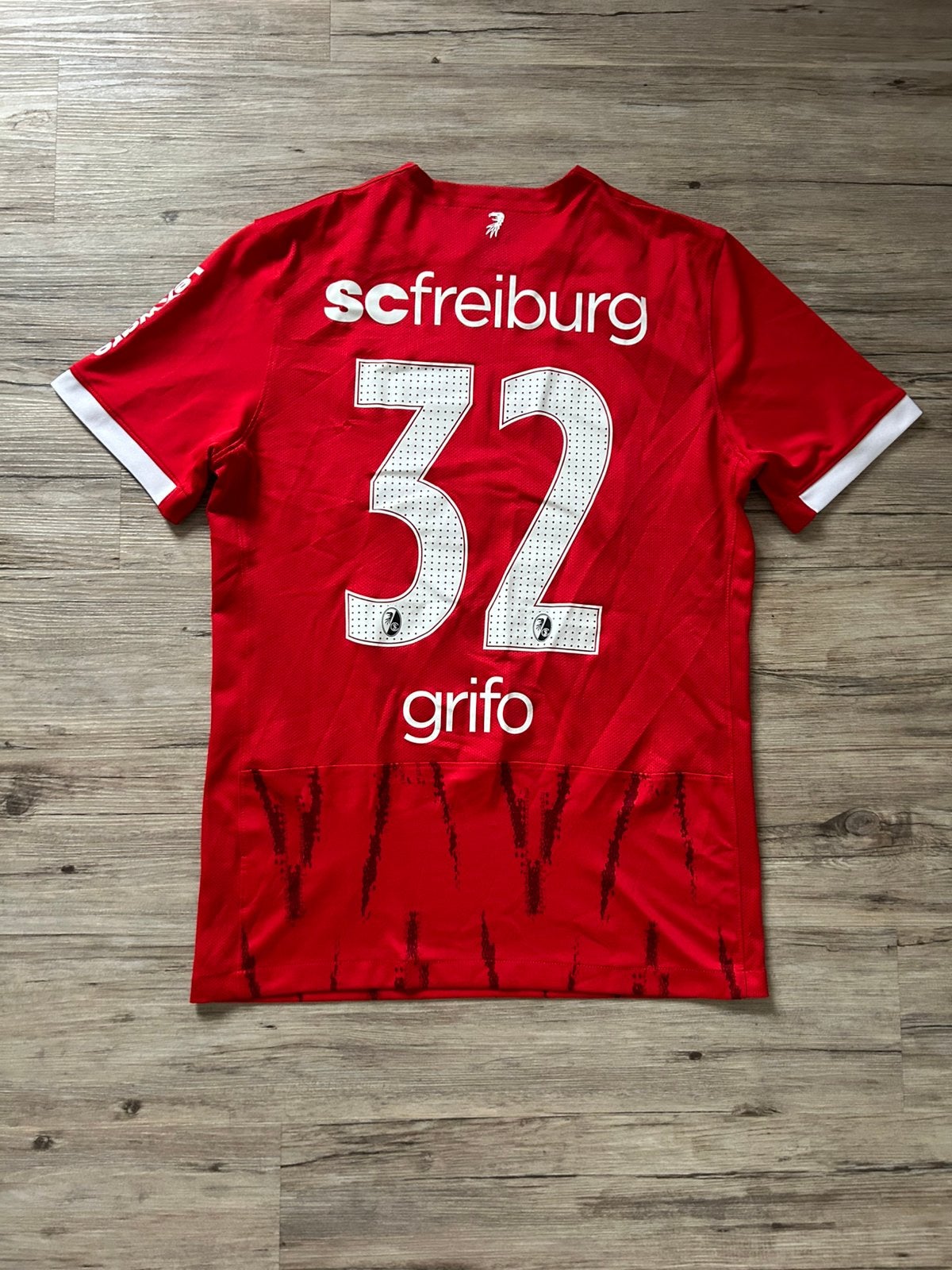 Origineel SC Freiburg Thuisshirt 24/25 Grifo #32 - Maat M, Ophalen of Verzenden, Zo goed als nieuw, Shirt