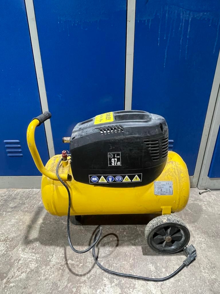 Stanley compressor 24L, 10 bar - Nette staat, 25 tot 100 liter, Ophalen, Gebruikt, 10 bar of meer
