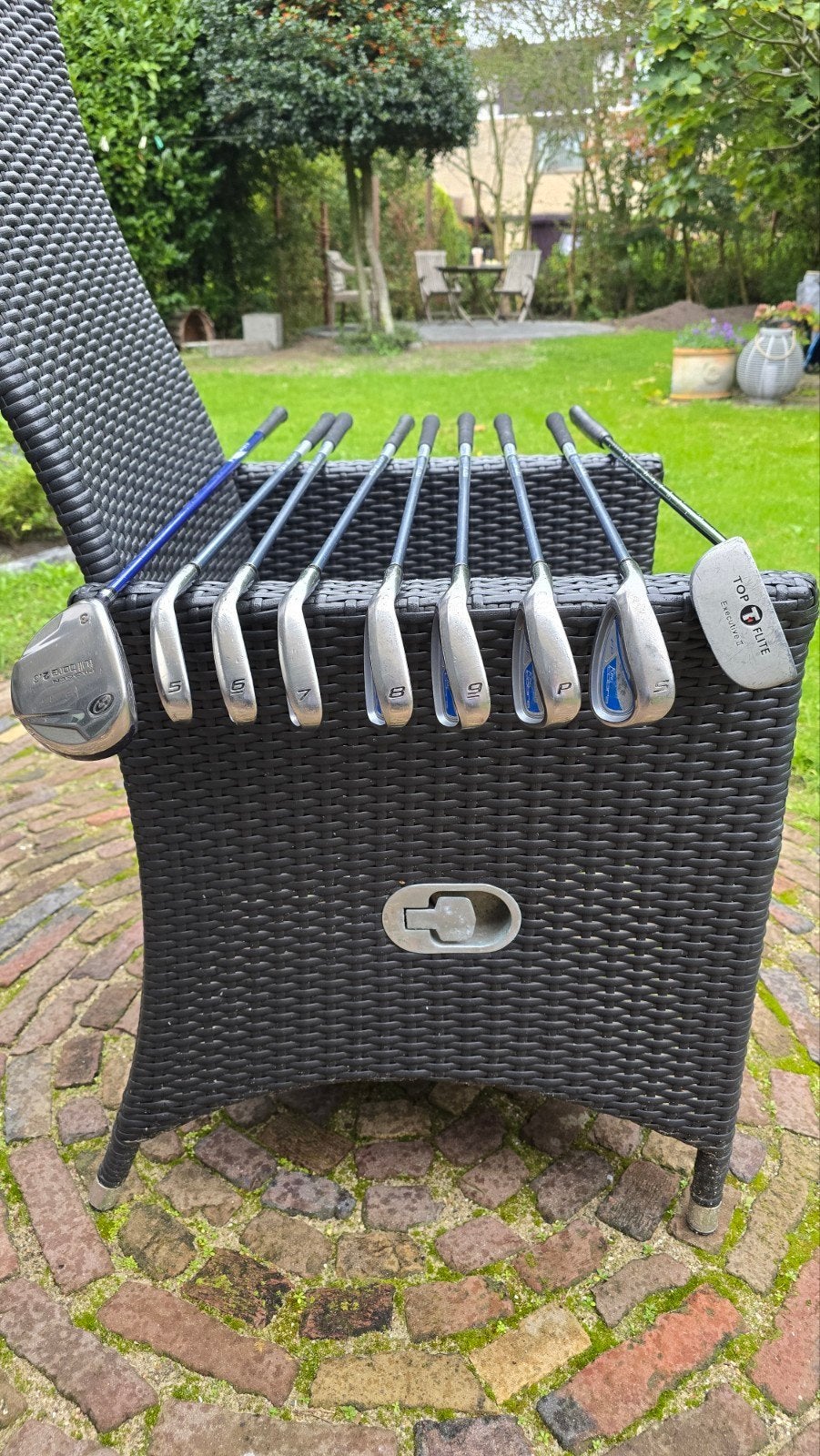Foto 3 van Complete linkshandige golfset met tas - King Cobra ijzers