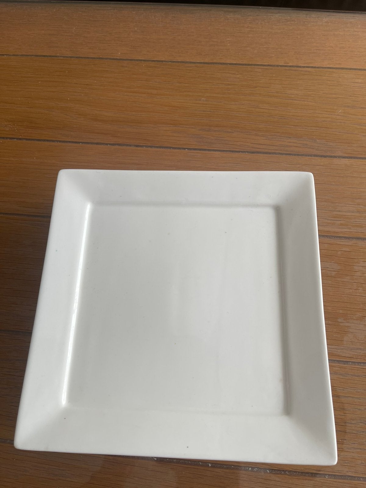 Vierkante borden 21 cm bij 21 cm 4 stuks, Ophalen, Zo goed als nieuw, Overige stijlen, Bord(en)