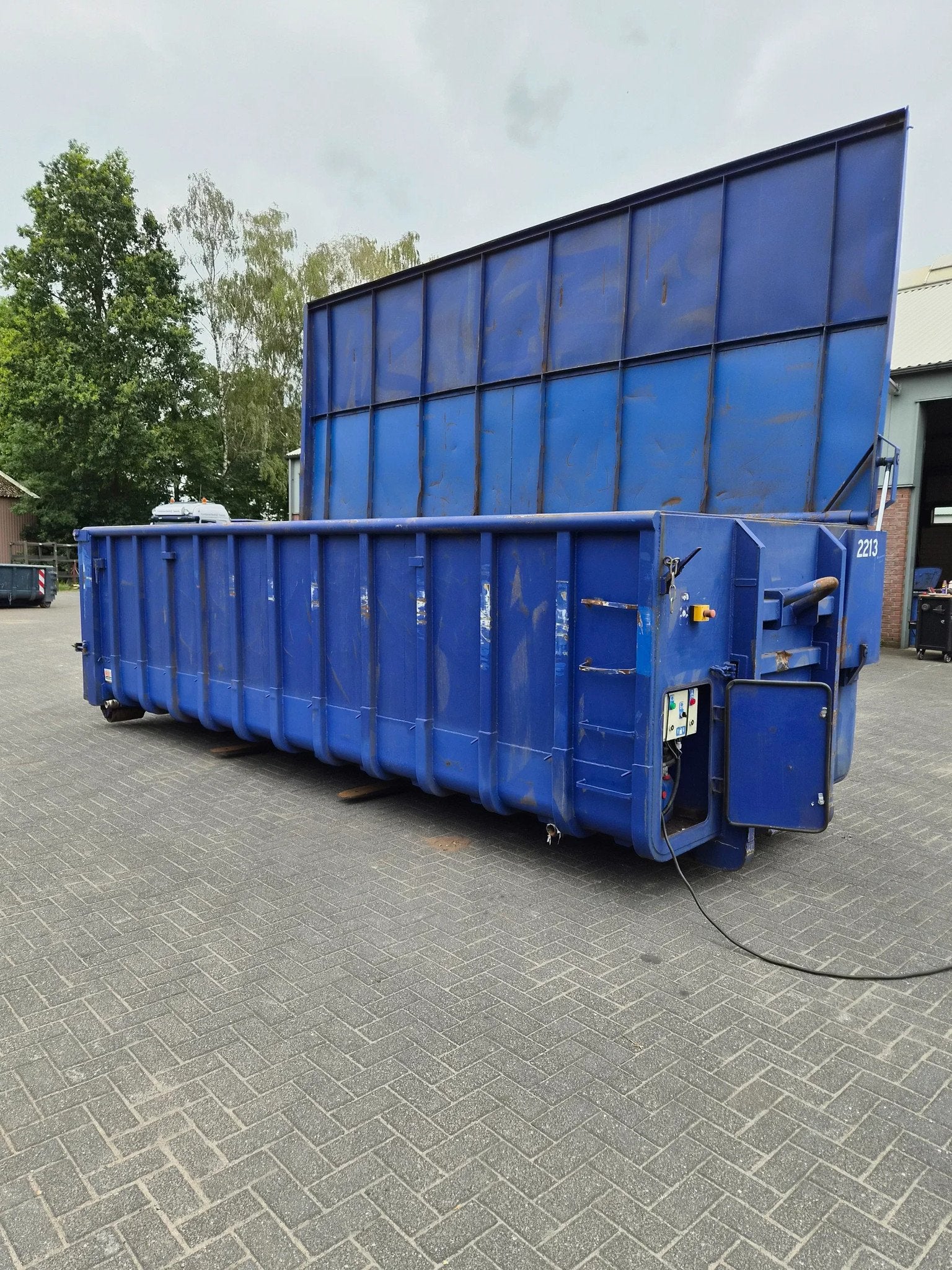 Container 22 M3 Vloeistof dicht met deksel, Zakelijke goederen