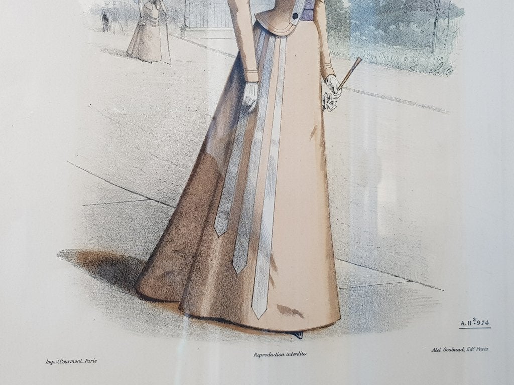 Grote antieke ingelijste mode gravure uit Frankrijk 57 cm., Antiek en Kunst, Ingelijst, Ophalen of Verzenden, Personages en Fantasiefiguren