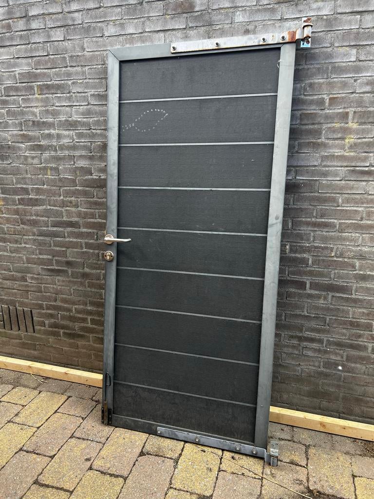 Stevige Buitendeur/Poort - Grijs Metaal en Composiet, Tuin en Terras, Ophalen, Gebruikt, Draaipoort, 150 tot 200 cm