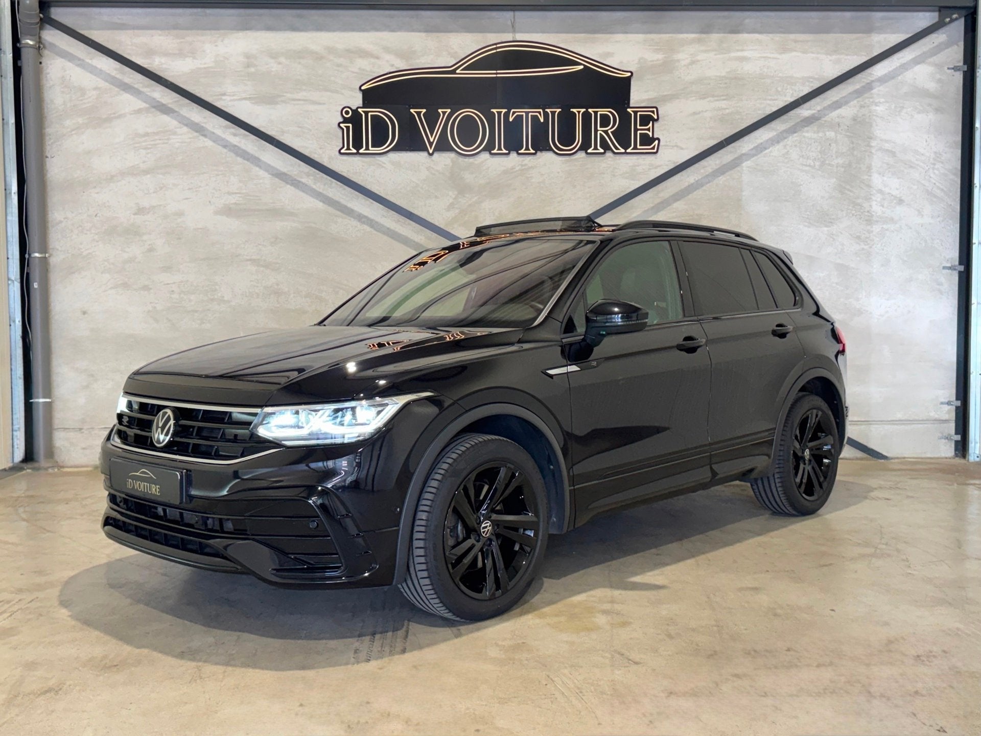Volkswagen Tiguan 2.0 TSI 4Motion 3x R-Line Black Edition 19, Auto's, Volkswagen, Gebruikt, Zwart, 1984 cc, Zwart