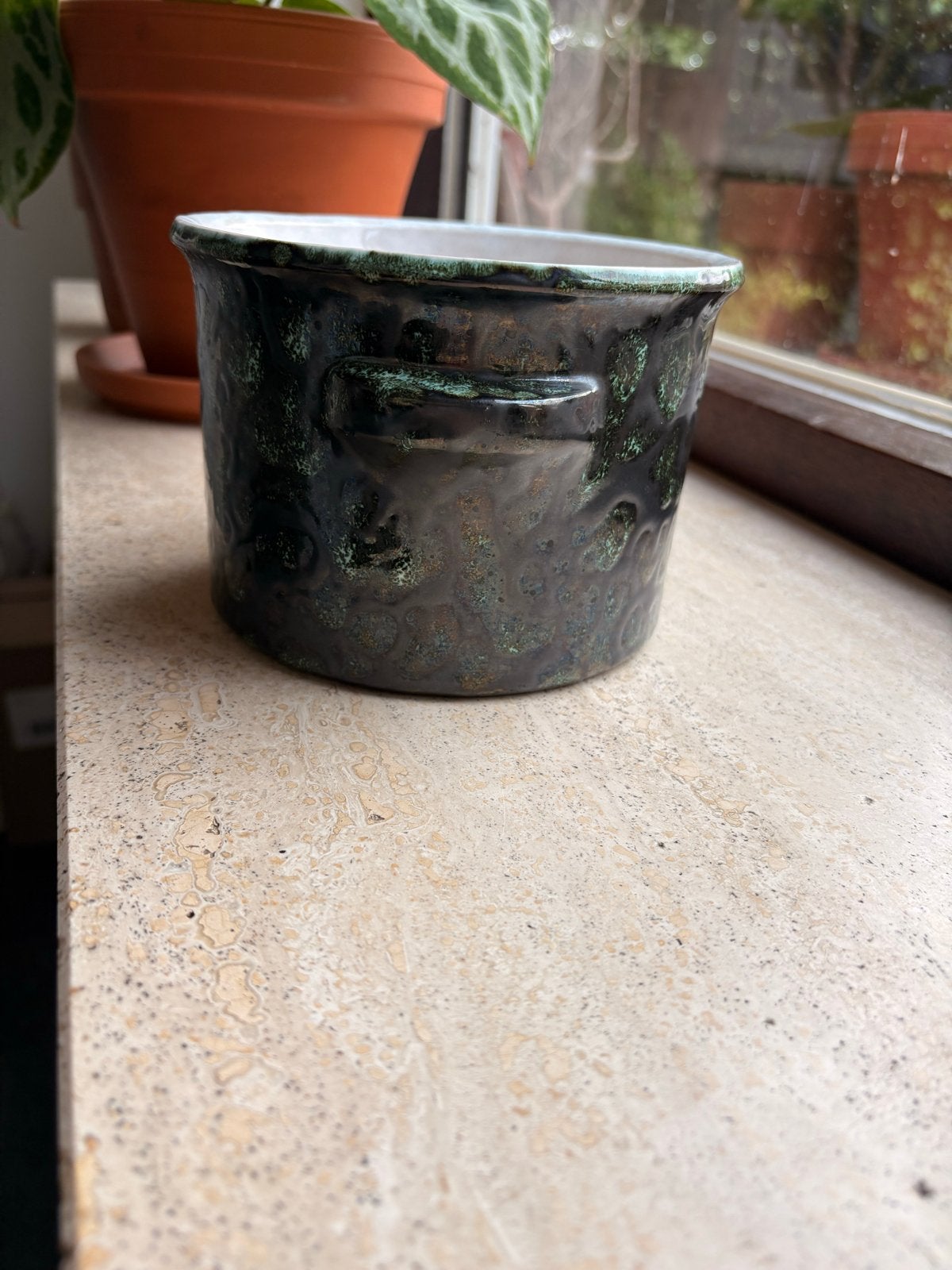 Vintage GDR Keramiek Bloempot - Groen/Zwart Glazuur, Antiek en Kunst, Ophalen