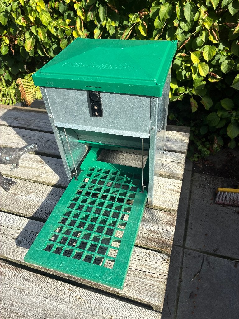 Feed-O-Matic Kippen voerbak, Dieren en Toebehoren, Ophalen, Zo goed als nieuw, Drinken en Voederen