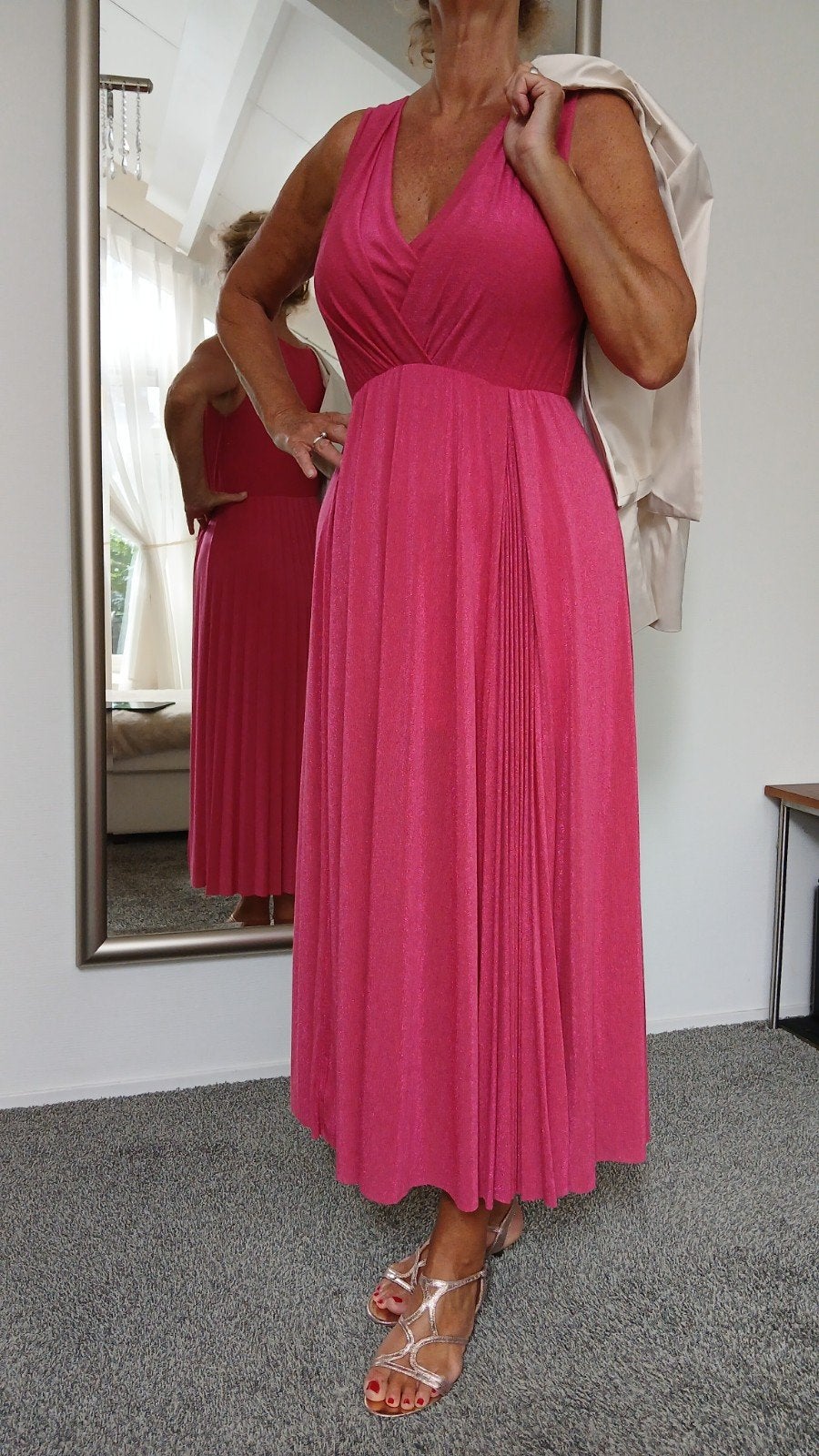 Elegante pink met glitters maat 44 jurk met V-hals, Kleding | Dames, Maat 46/48 (XL) of groter, Nieuw, Ophalen of Verzenden, Onbekend