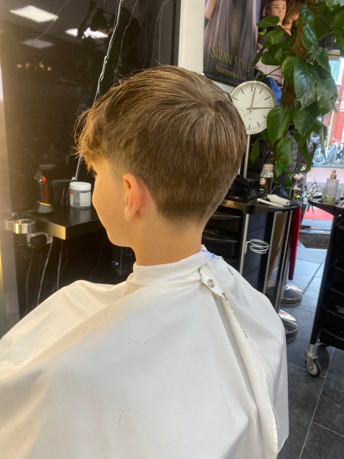 Frisse kapsel voor maar €10, Knippen