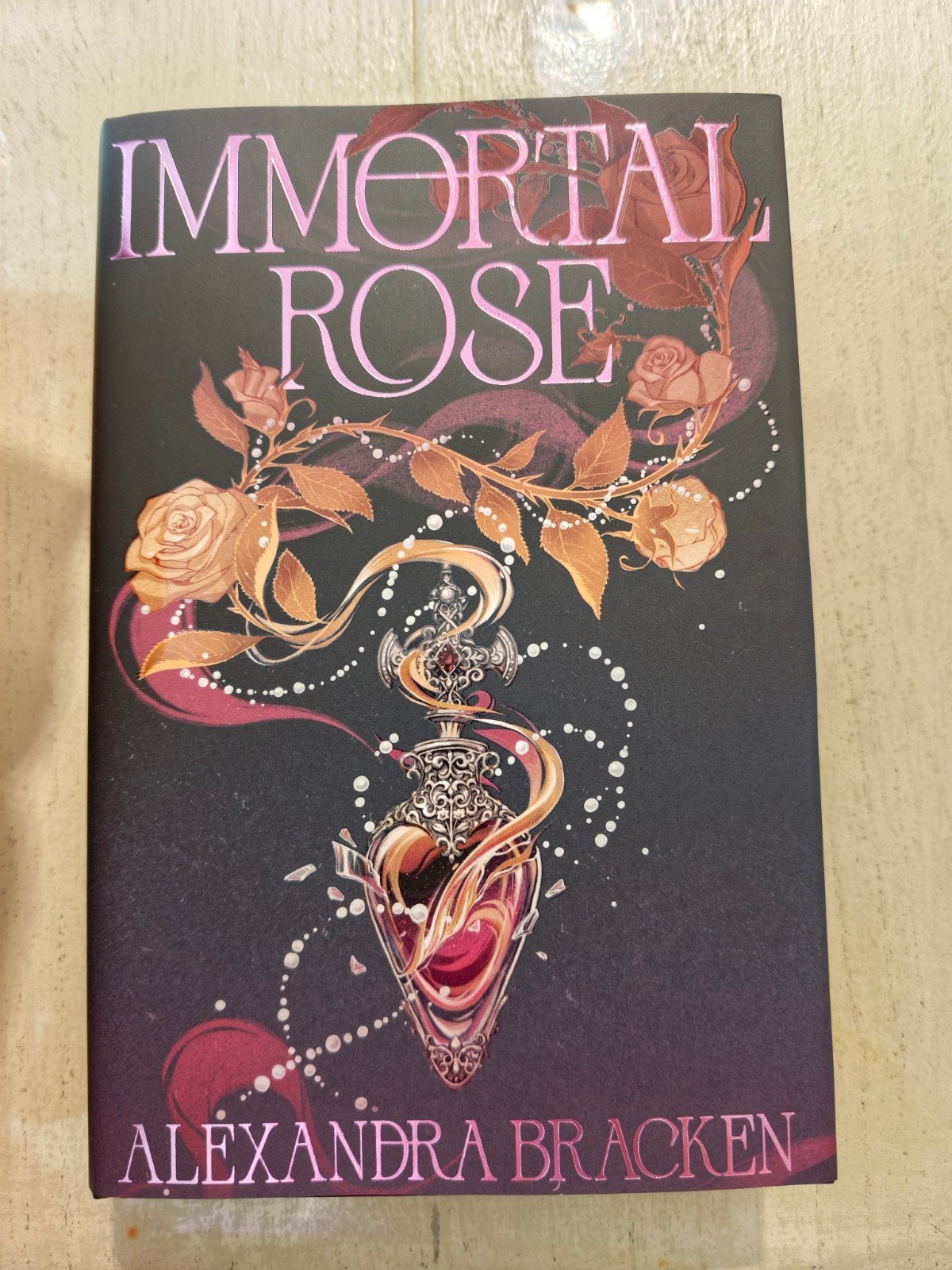 FairyLoot : Immortal Rose Alexandra Bracken, Ophalen of Verzenden, Zo goed als nieuw, Alexandra Bracken, Amerika