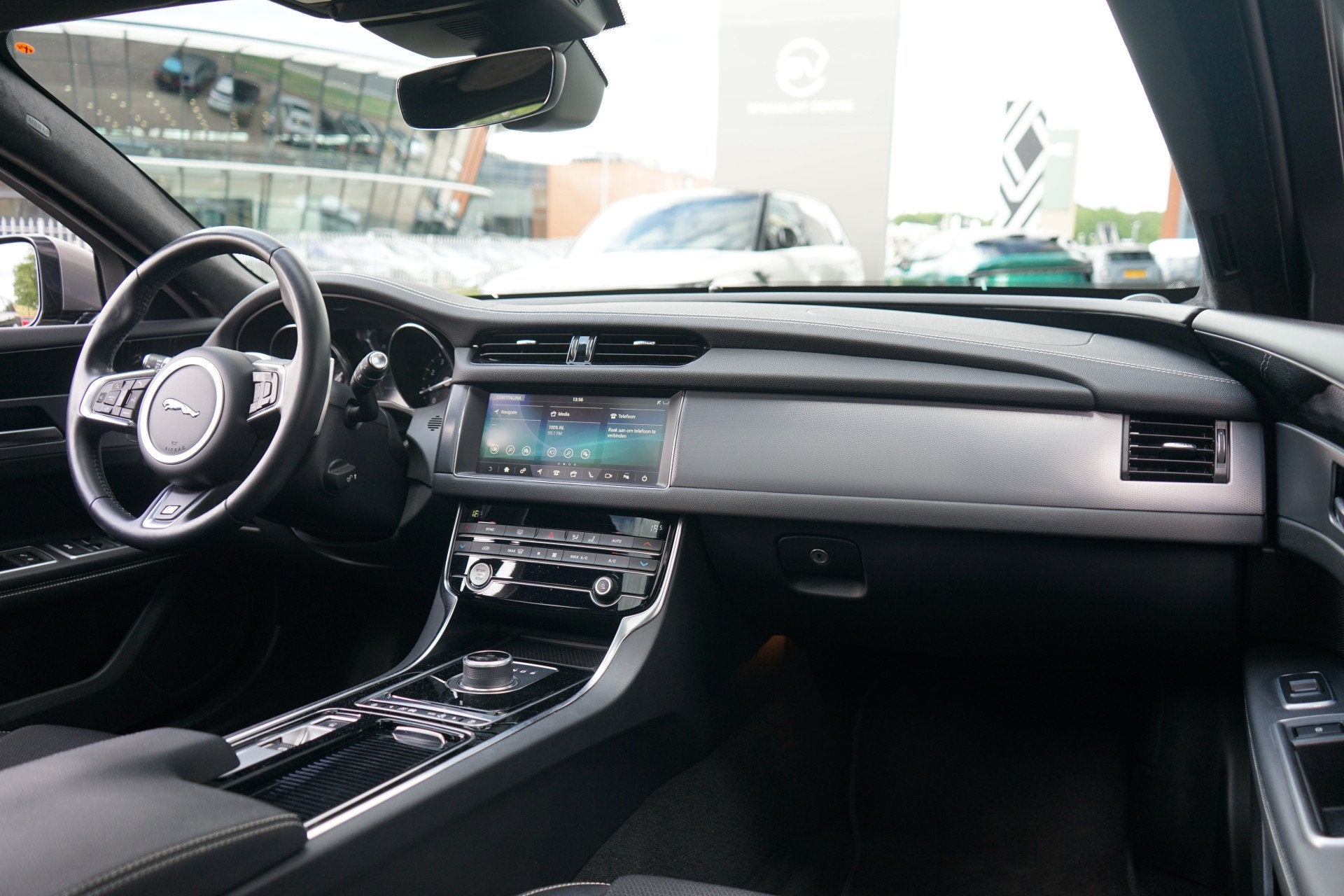 Jaguar XF Sportbrake 2.0t R-Sport | Panoramadak | Voorstoele, Achterwielaandrijving, Gebruikt, 4 cilinders, Leder en Stof