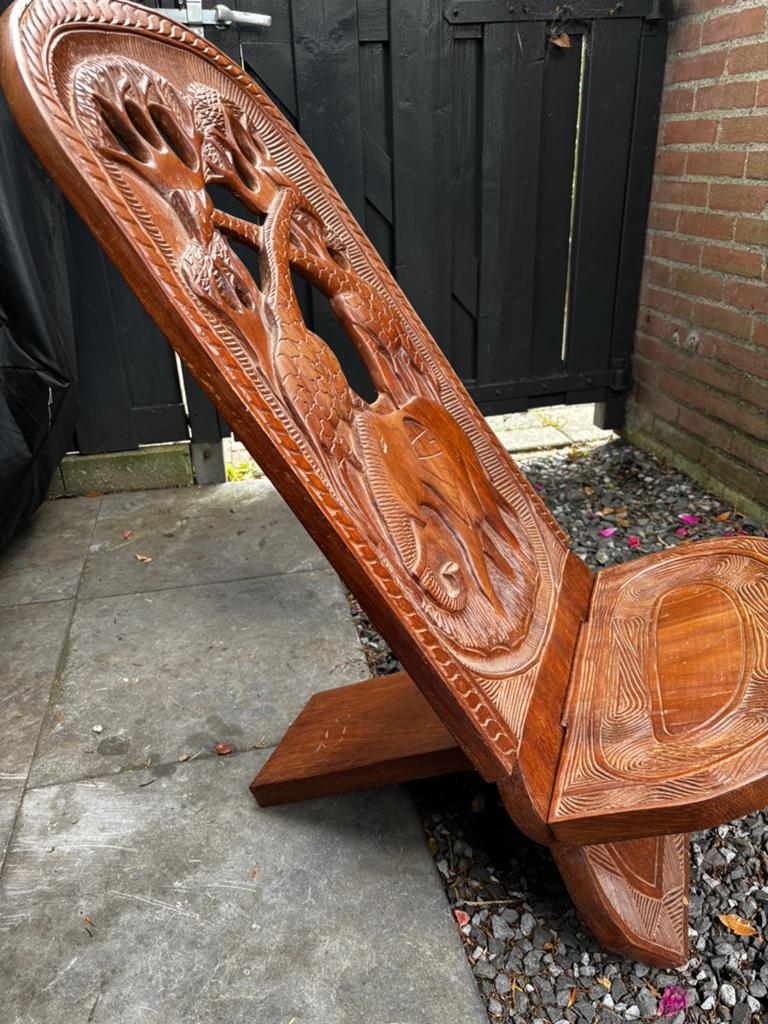 Houten stoel uit Myanmar met olifanten snijwerk, Antiek en Kunst, Kunst | Beelden en Houtsnijwerken, Houtsnijwerk, Ophalen of Verzenden