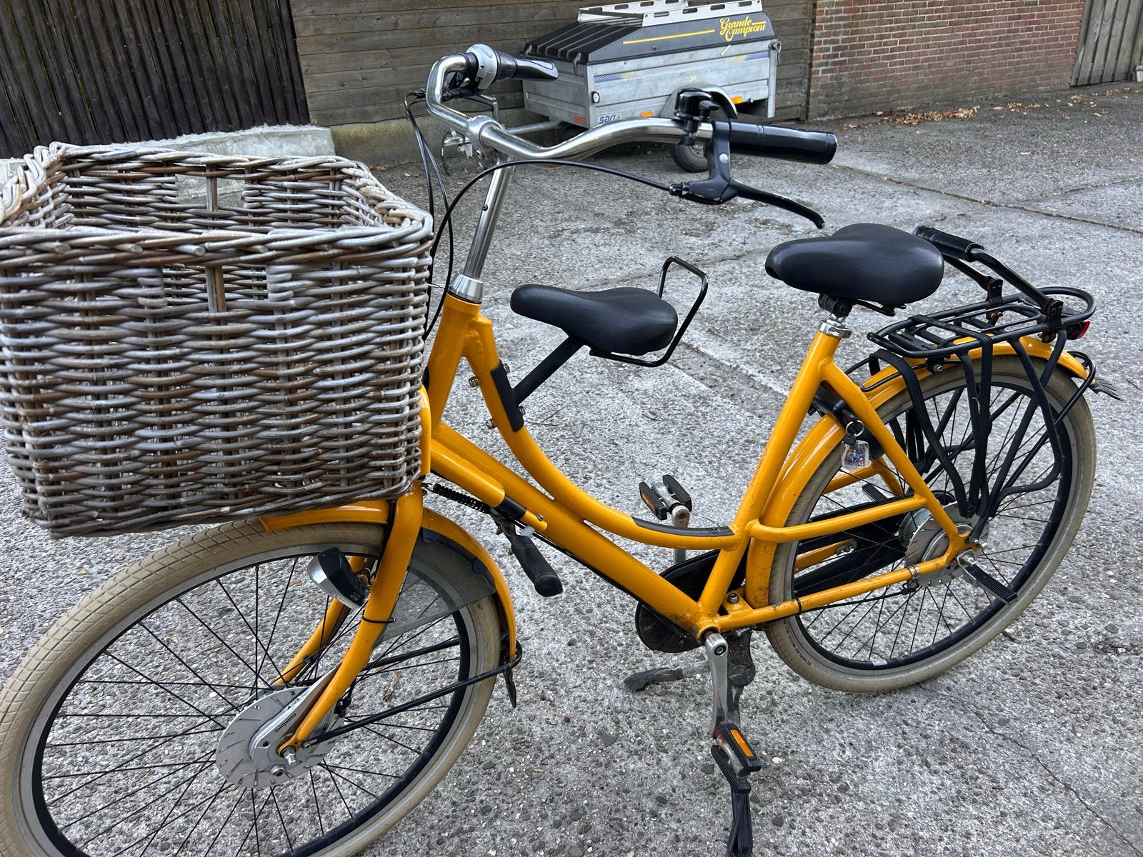Azor Ameland transportfiets - maïsgeel met kinderzitjes, Versnellingen, Trommelrem, Ophalen, Overige merken