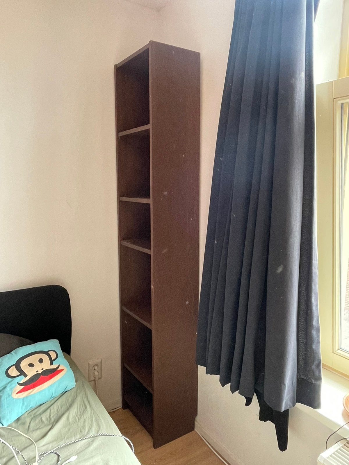 Billie ikea , hoge smalle boekenkast / alles-kast, Ophalen, Zo goed als nieuw, 25 tot 50 cm, 200 cm of meer