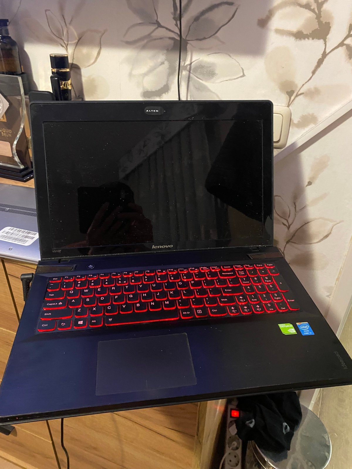 Tk lenovo y51op i7 game laptop  defect, Ophalen of Verzenden, 15 inch, 2 tot 3 Ghz