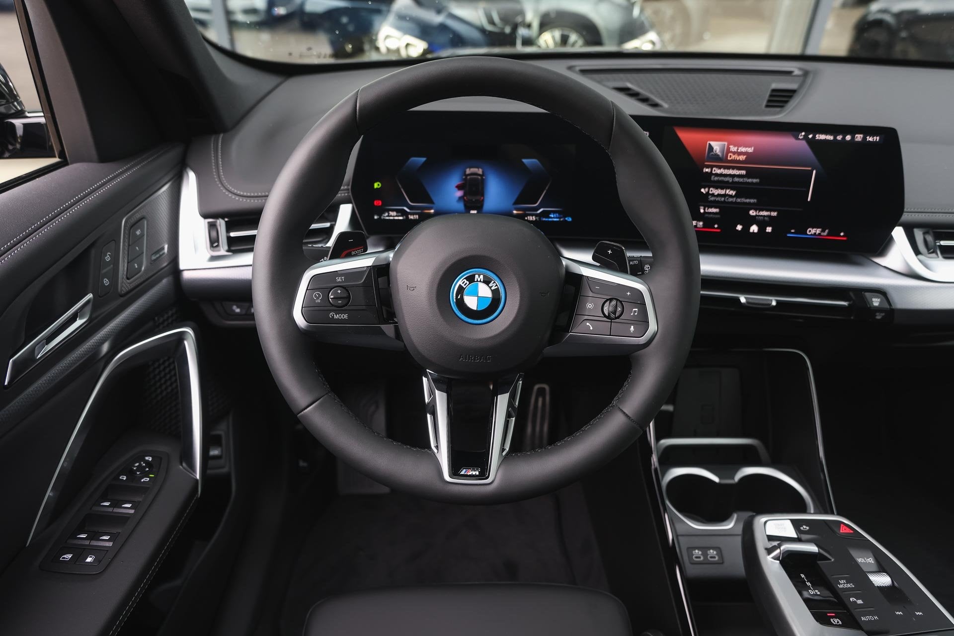 BMW X1 xDrive25e M Sport Automaat / Panoramadak / Sportstoel, Dealer onderhouden, Zwart, Leder, Bedrijf