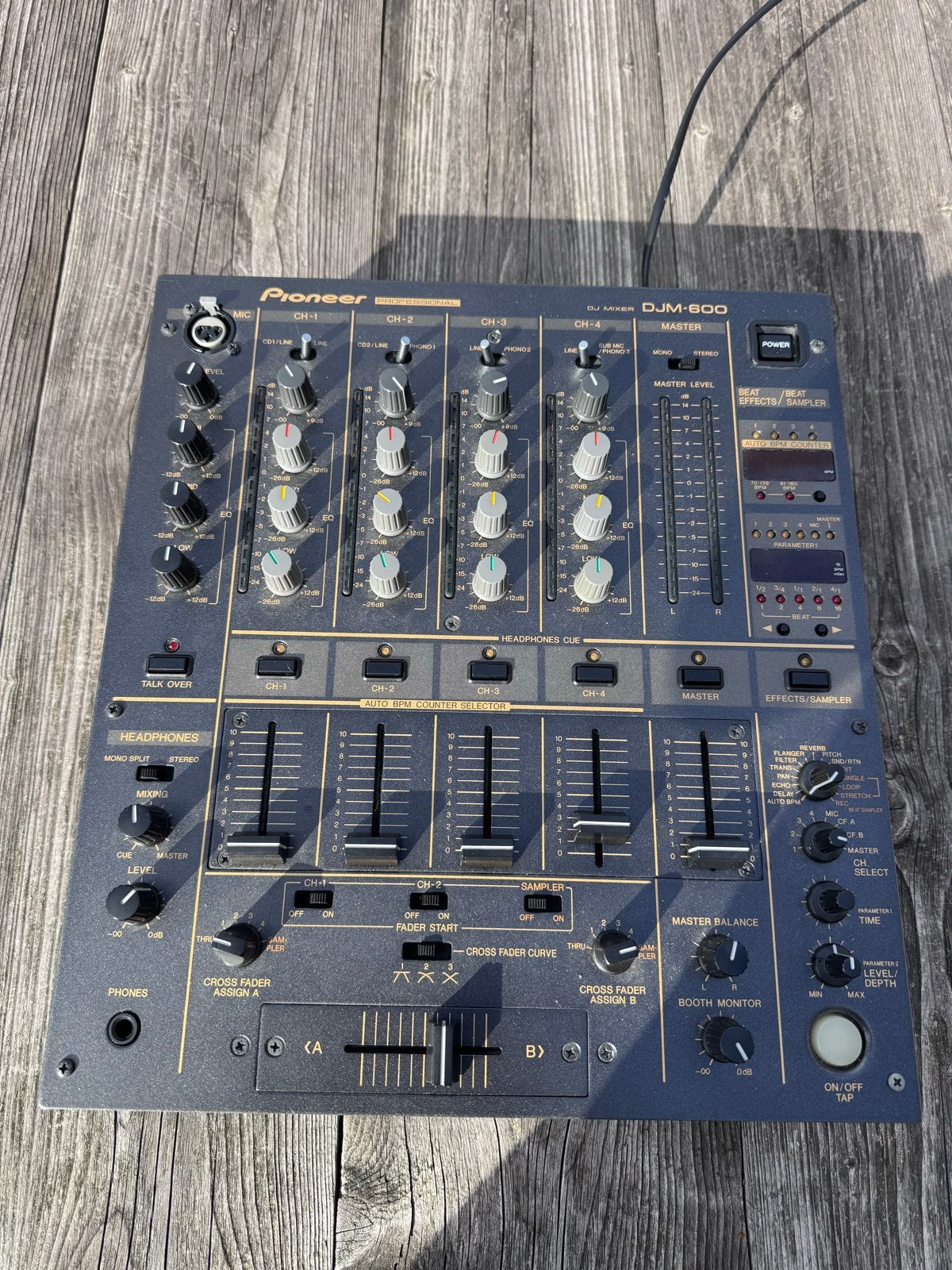 Pioneer DJM-600 DJ Mixer - Professionele 4-kanaals mengtafel, Ophalen of Verzenden, Gebruikt, Dj-set, Pioneer