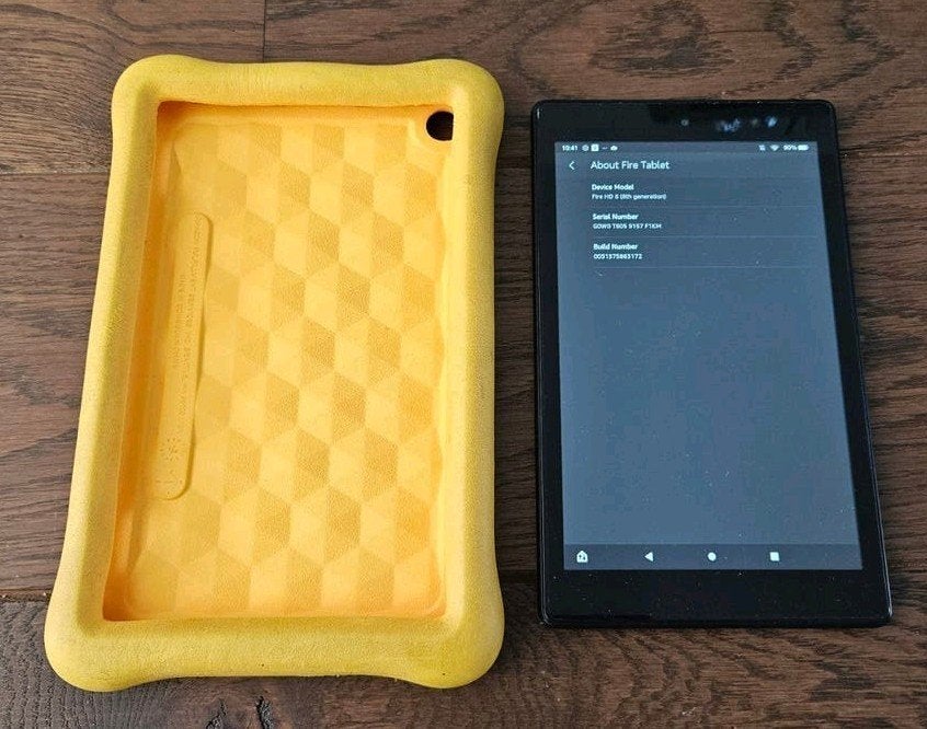 Amazon Fire HD 8 (8e generatie) tablet e-reader met gele hoe, Computers en Software, Android Tablets, Gebruikt, 32 GB, 8 inch