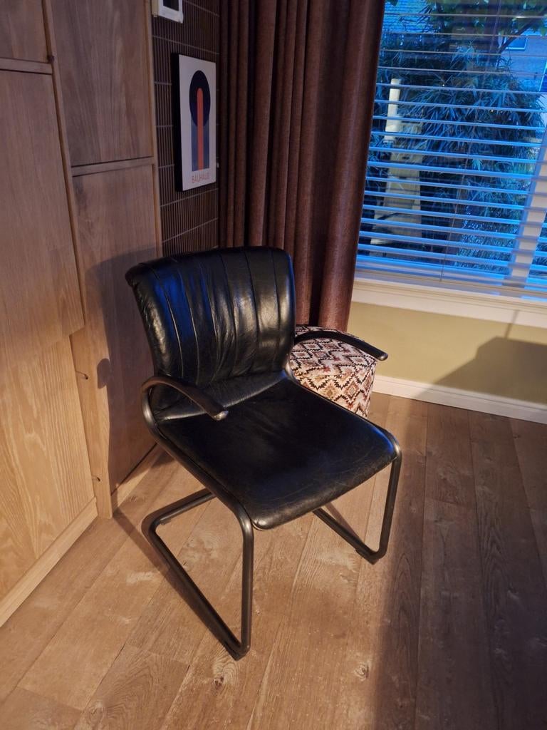 6 x Eetkamerstoel Alex leer zwart midcentury Stijl, Ophalen of Verzenden, Zwart, Leer, Vijf, Zes of meer stoelen