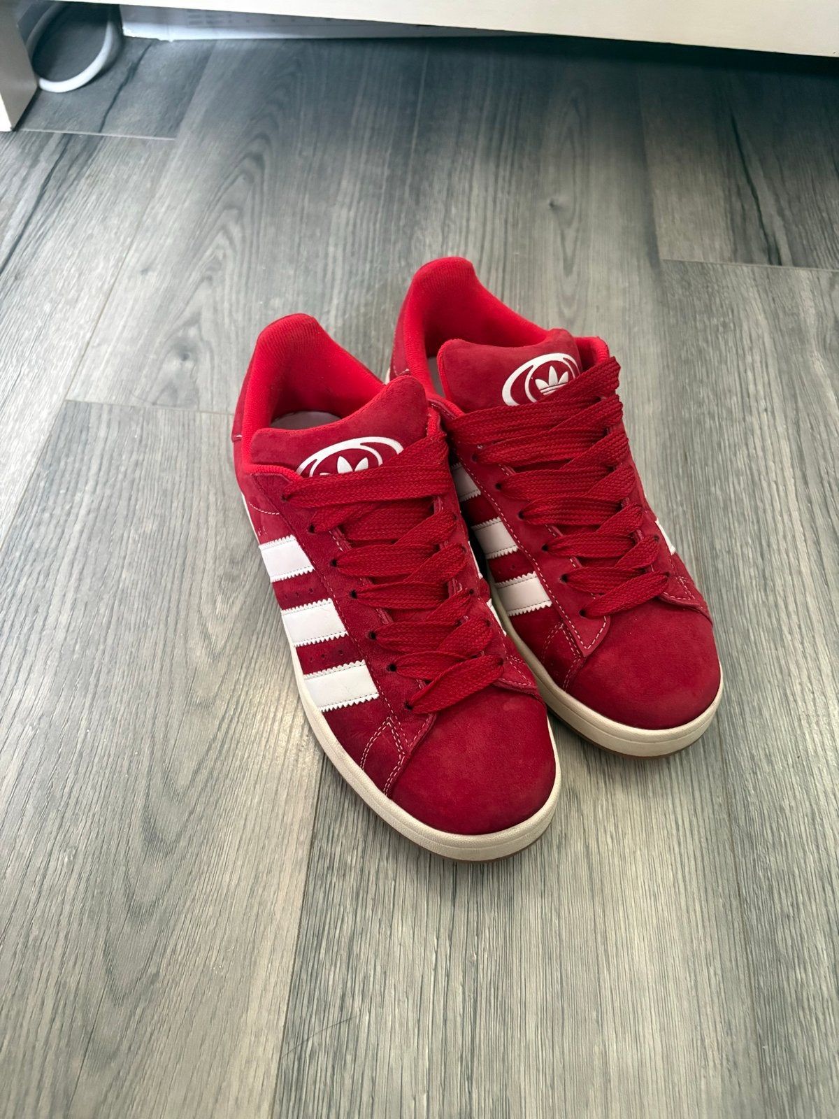 Adidas Campus sneakers rood - Maat 40, Ophalen of Verzenden, Gedragen, Rood, Sneakers of Gympen
