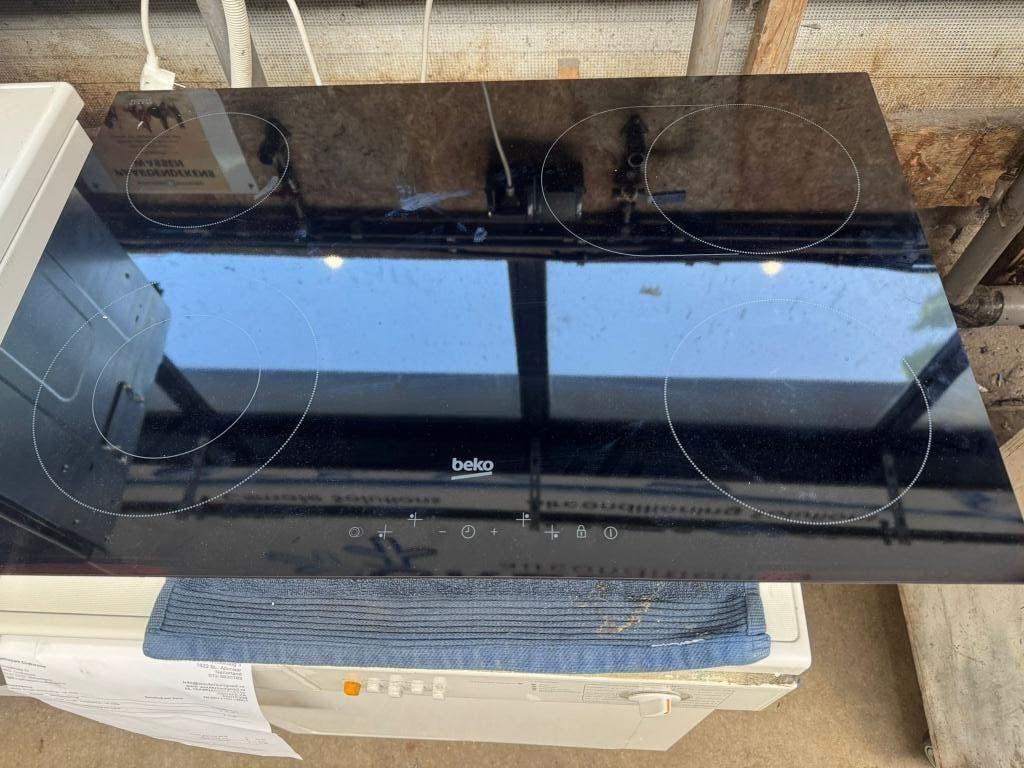 Beko ker kookplaat 80 cm breed schoon garantie, Witgoed en Apparatuur, Kookplaten, Keramisch, Zo goed als nieuw, Inbouw, 4 kookzones