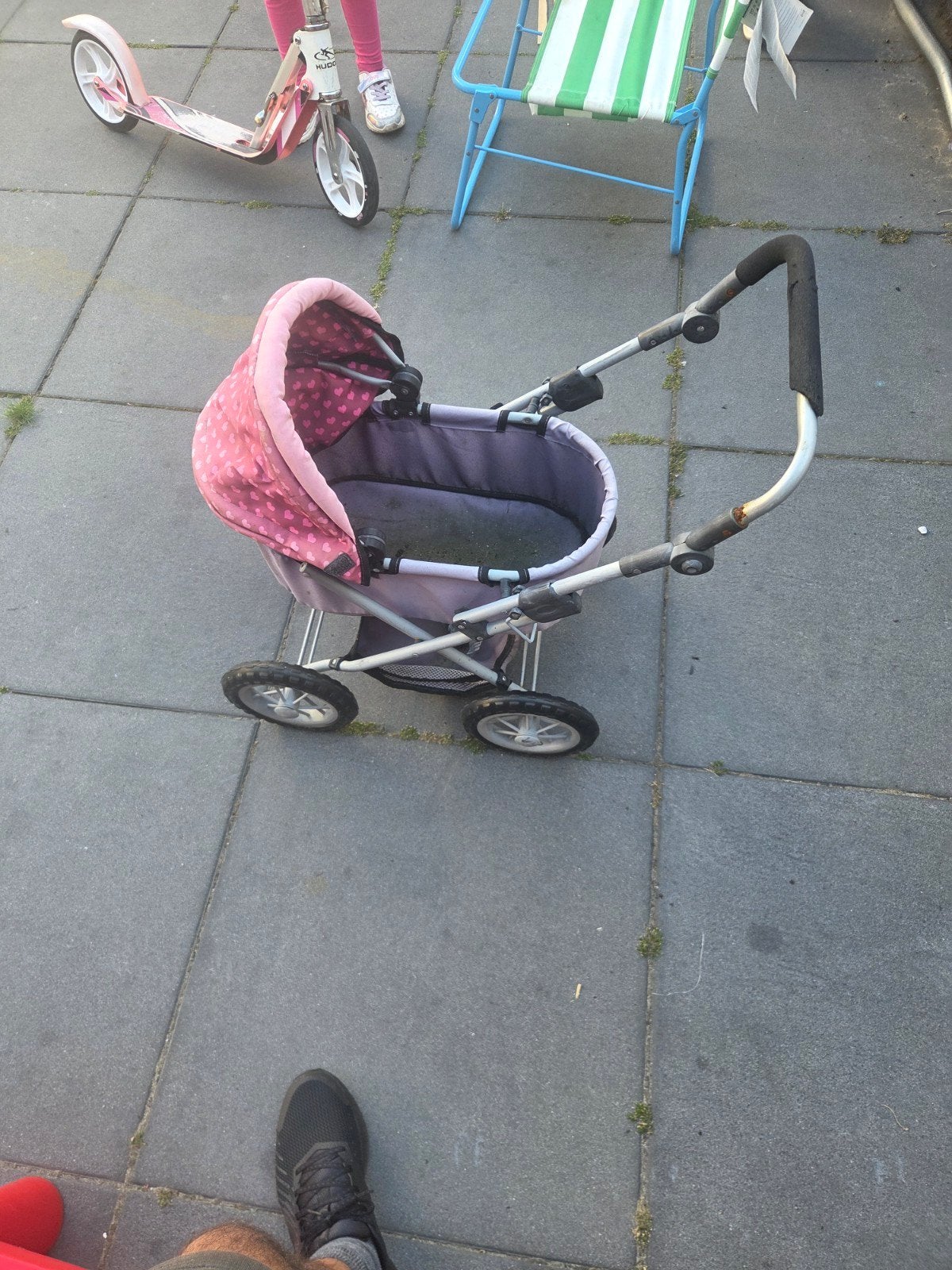 Gratis Roze poppenwagen voor urenlang speelplezier, Ophalen of Verzenden, Gebruikt, Overige typen