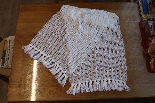 Stola – omslagdoek - sjaal Breedte: 42 cm €.10,00, Ophalen of Verzenden, Nieuw, Maat 46/48 (XL) of groter, Sjaal