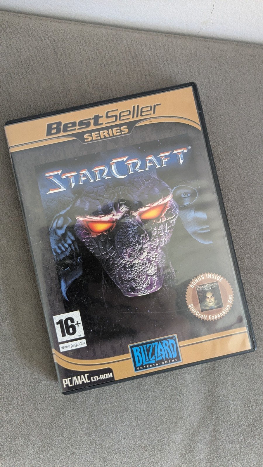 StarCraft BestSeller Series PC/MAC CD-ROM met uitbreiding, Spelcomputers en Games, Online, Gebruikt, Ophalen of Verzenden, 3 spelers of meer
