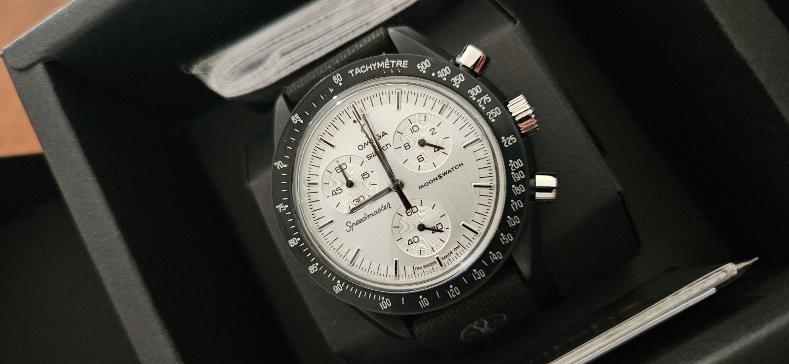 Omega x Swatch MoonSwatch Limited Silver Mission to the Moon, Kunststof, Polshorloge, Nieuw, Ophalen of Verzenden