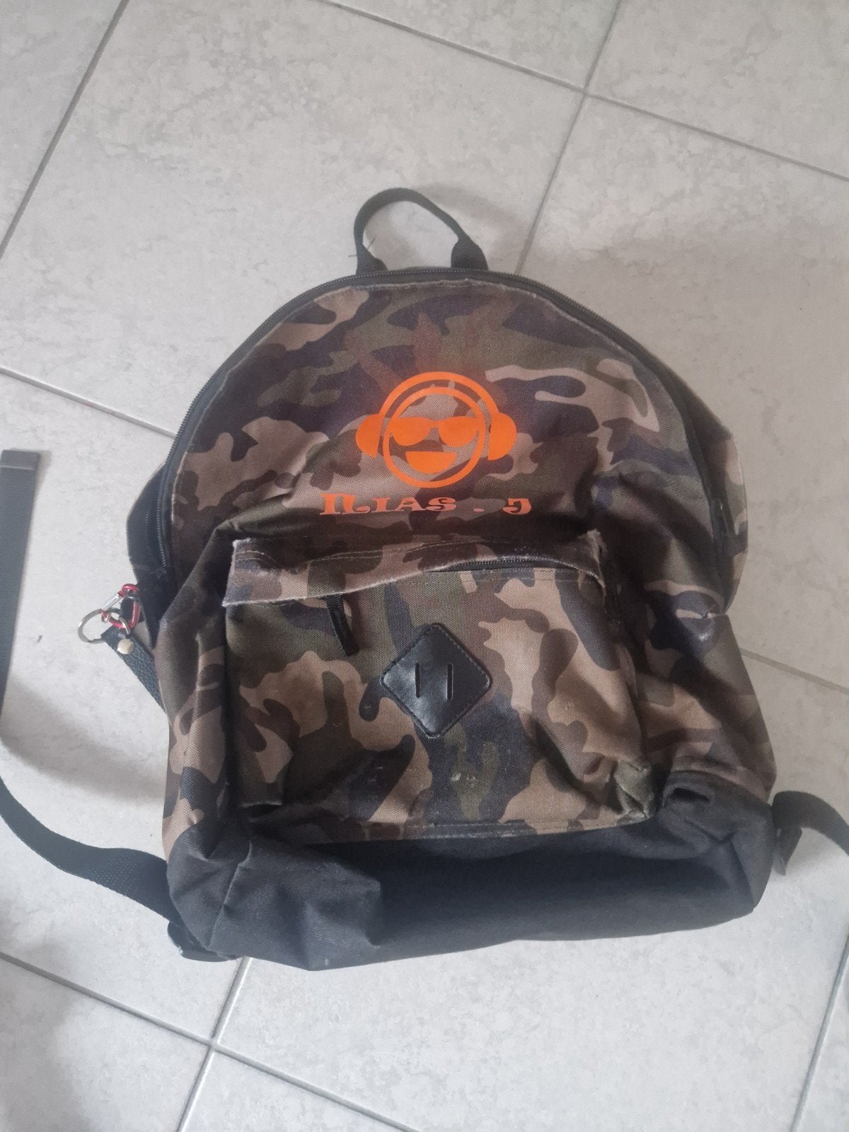 Camouflage rugtas met oranje logo, Overige merken, Gebruikt, 25 tot 40 cm, Ophalen of Verzenden