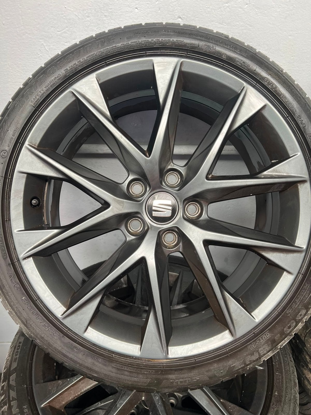 Seat Leon Fr velgen 225 40 18, Auto-onderdelen, Banden en Velgen, Ophalen, 17 inch, 205 mm, Band(en)
