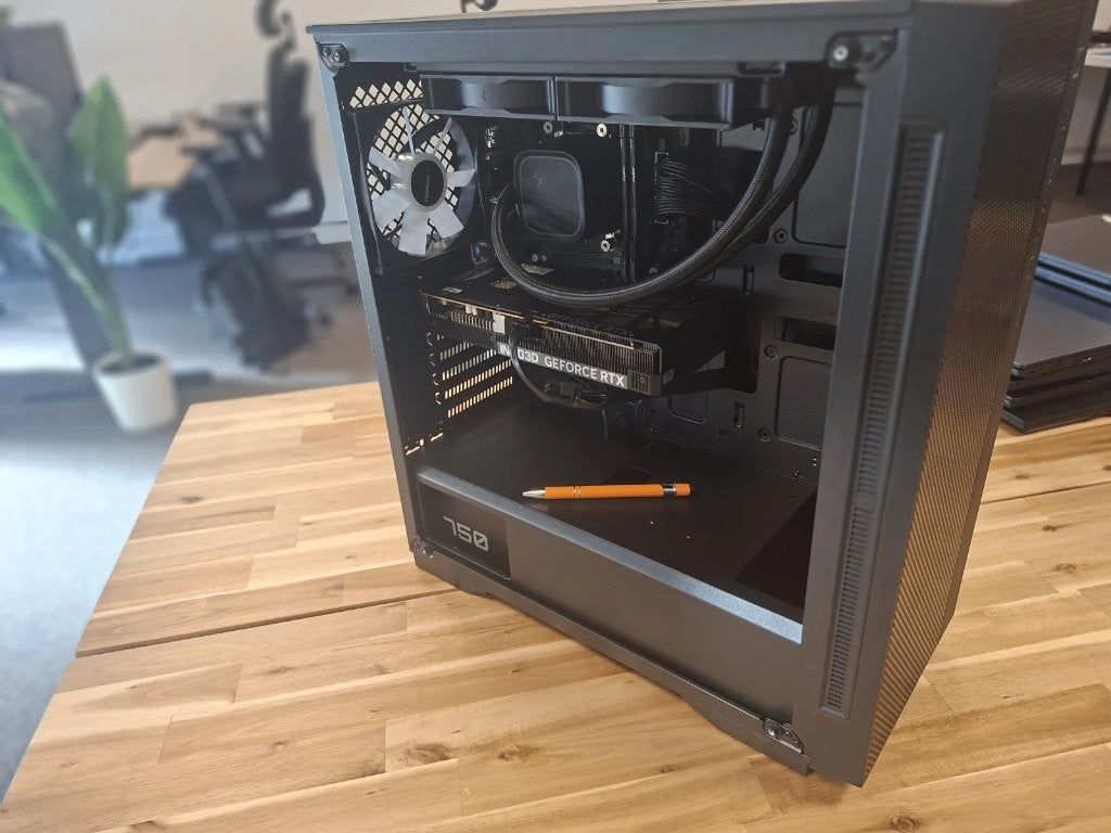 Nieuw! - Game PC - AMD Ryzen 5 & RTX 5060, Computers en Software, 38781ms, Veenstra IT, Nieuw, Gaming