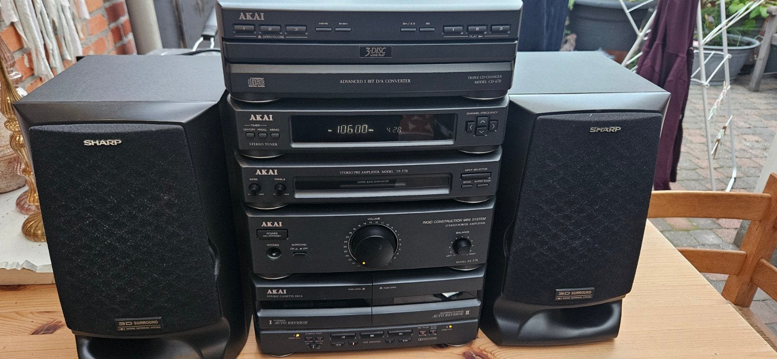 Akai Stereo Toren met Sharp Speakers - Compleet Systeem