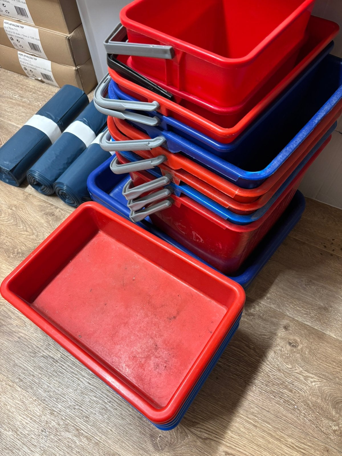 15 stuks schoonmaak bakken/ emmers / voor schoonmaak kar, Ophalen, Dweilemmer, -bak, of -wagen