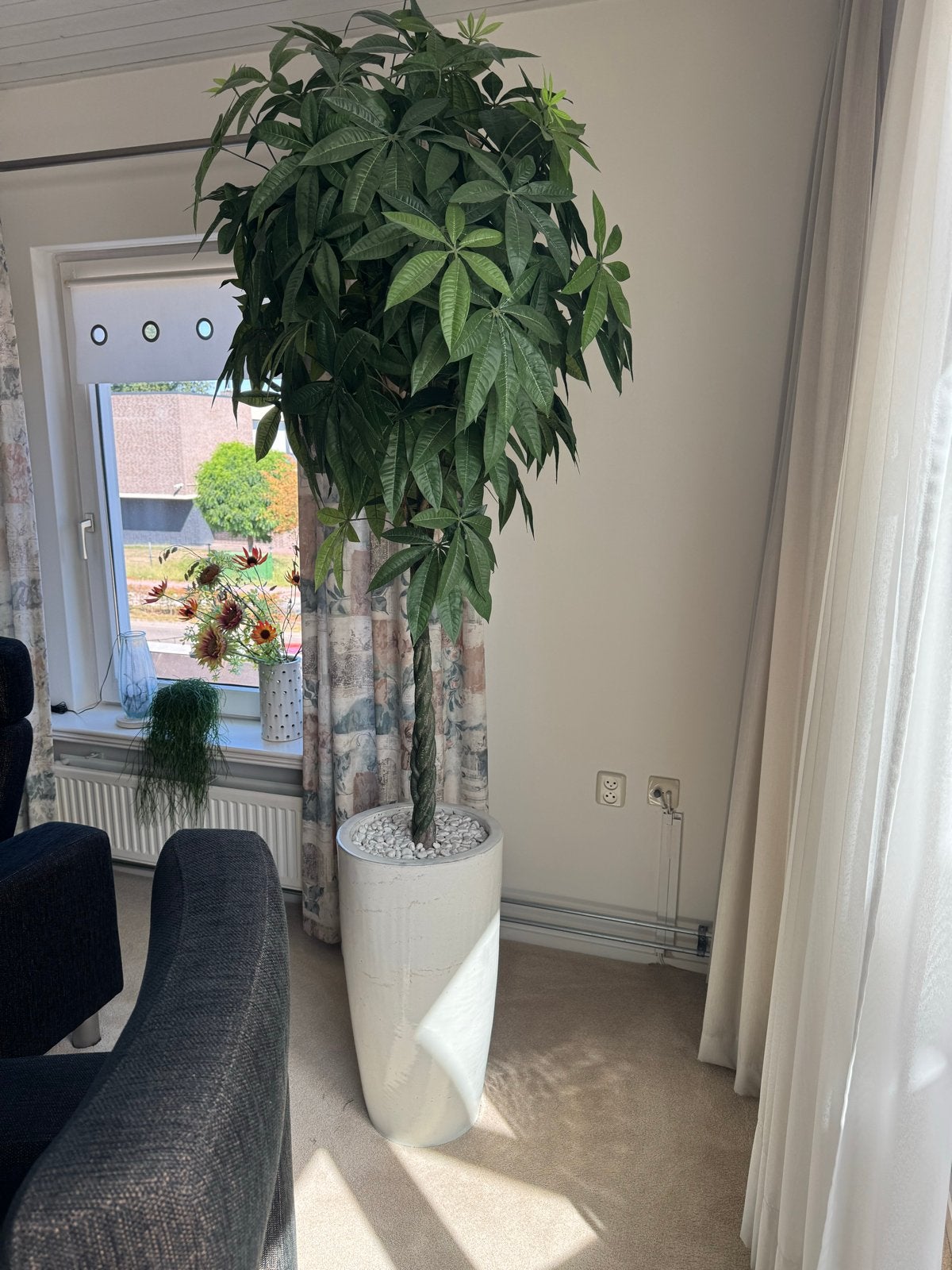 Grote kunstplant in mooie pot, 230cm hoog, Huis en Inrichting, Woonaccessoires | Kunstplanten en Kunstbloemen, Ophalen, Binnen
