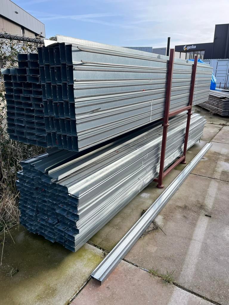 Grote partij metalstud 50 75 en 100mm, Ophalen, Zo goed als nieuw