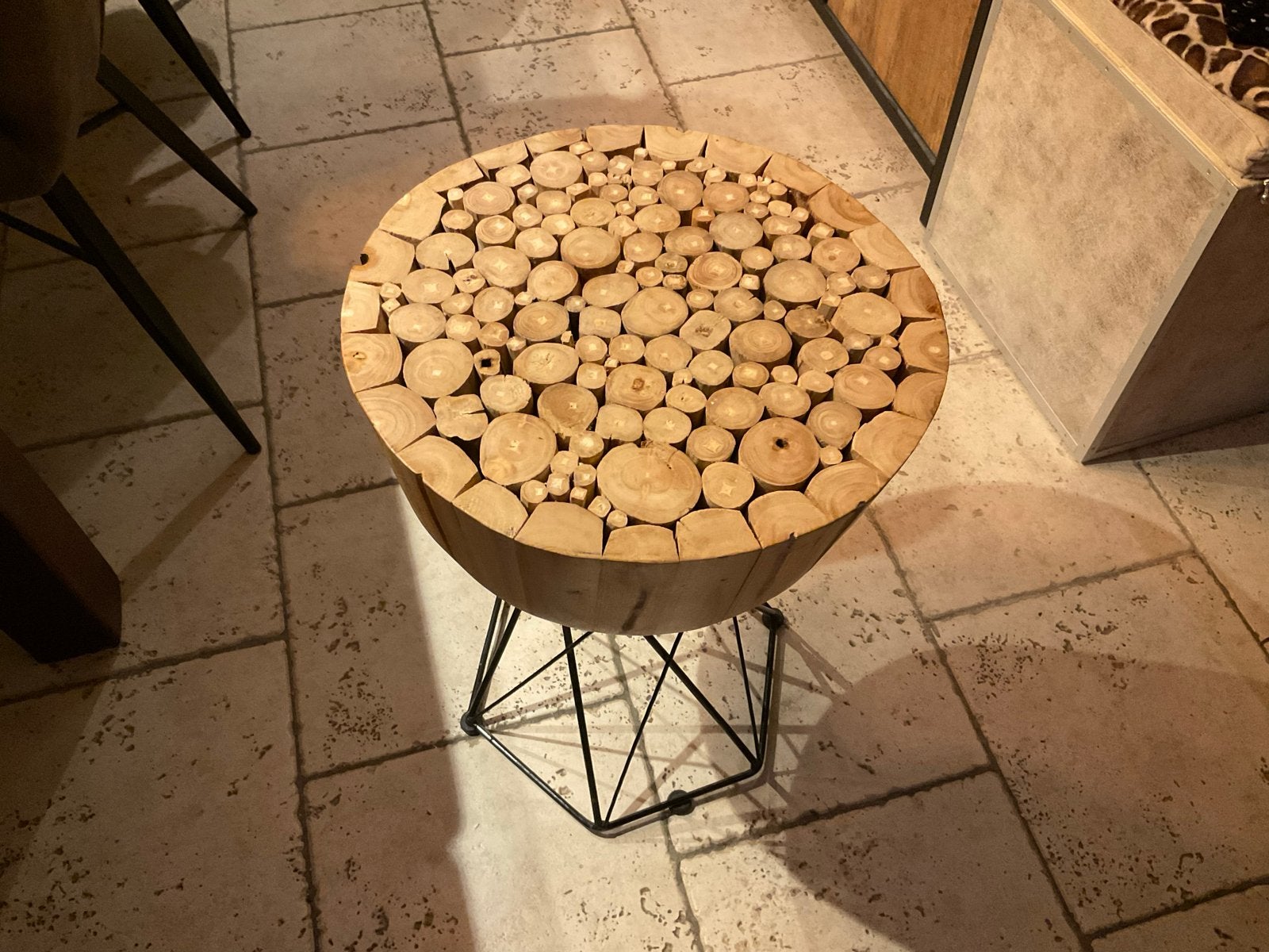 Unieke bijzettafel van boomstammetjes - Zo goed als nieuw, 45 tot 60 cm, Minder dan 55 cm, Rond, Ophalen of Verzenden