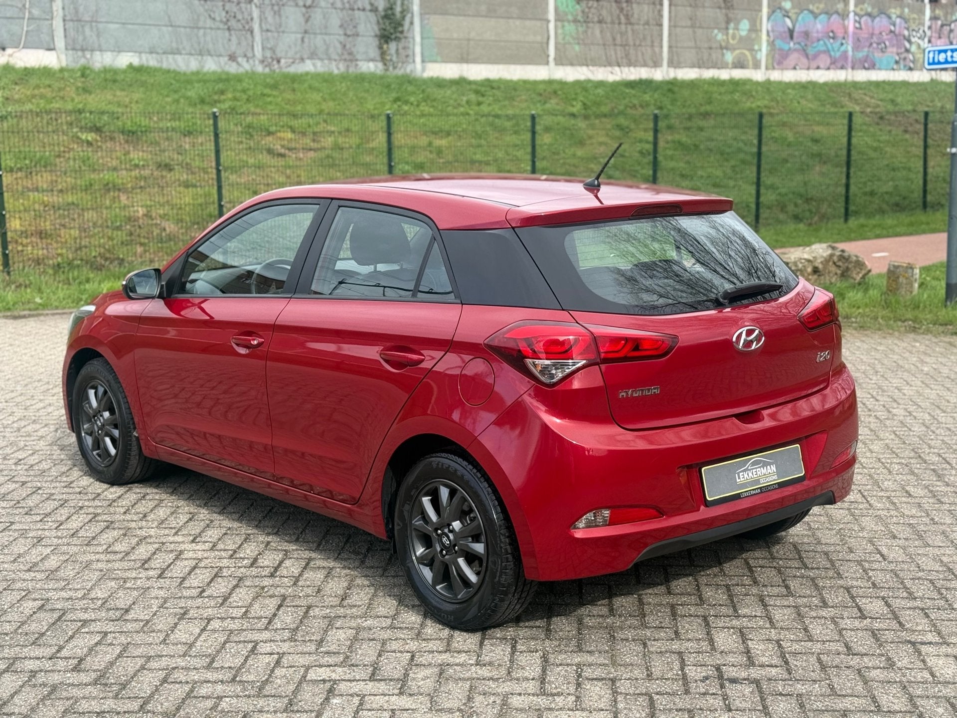 Hyundai I20 1.2 i-Drive BLUETOOTH I STOELVERW I AIRCO I NWE, Voorwielaandrijving, Gebruikt, Origineel Nederlands, Bedrijf