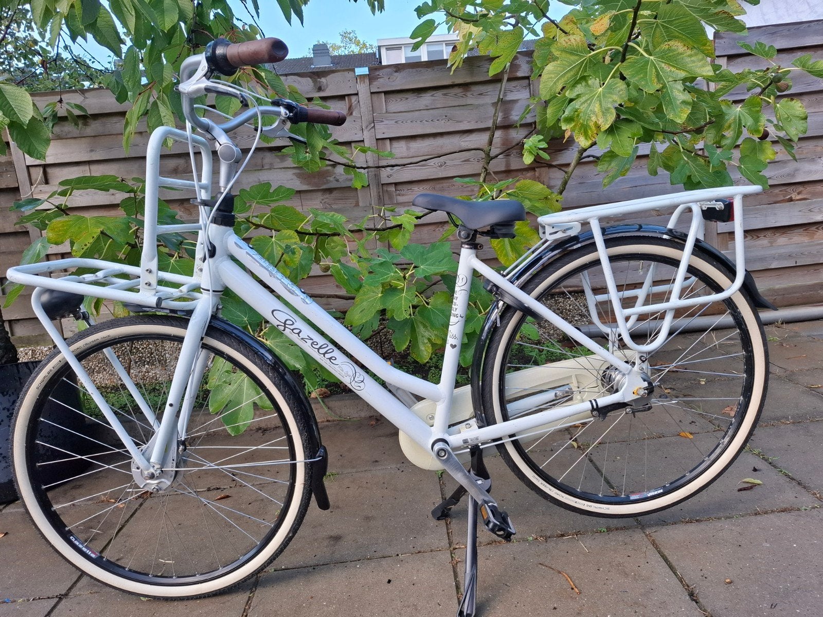 Gazelle Damesfiets 28 inch - Wit met voordrager, Ophalen of Verzenden