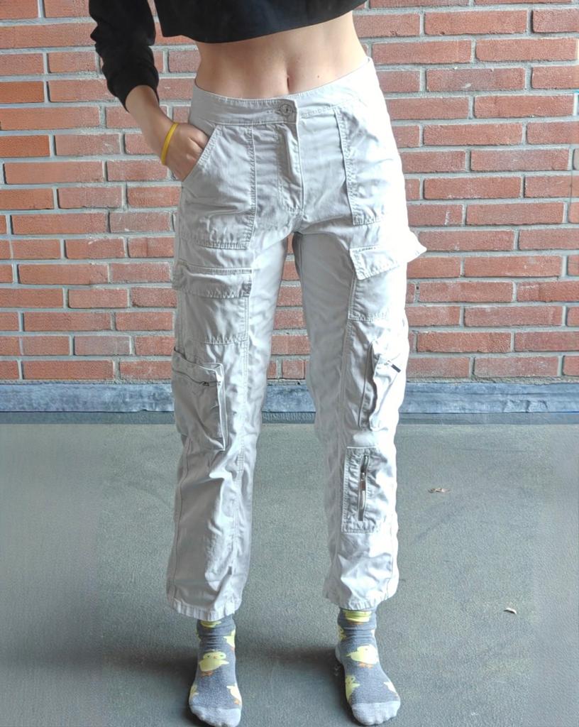 Bershka straight fitted cargo pants maat 34 (XS), Beige, Zo goed als nieuw, Maat 34 (XS) of kleiner, Lang