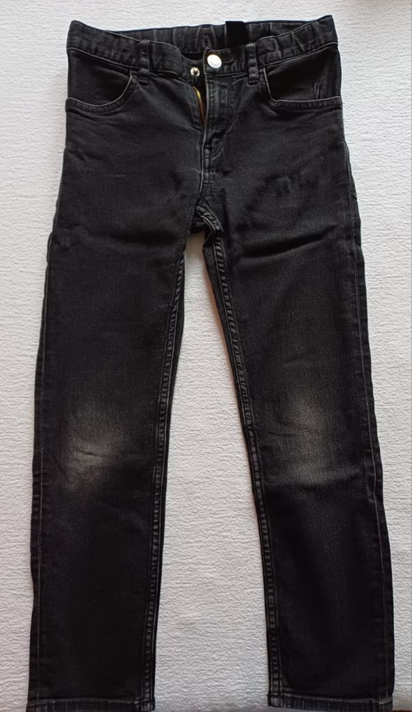 Zwarte skinny broek mt 128, Kinderen en Baby's, Kinderkleding | Maat 128, Broek, Gebruikt, Ophalen of Verzenden, Jongen