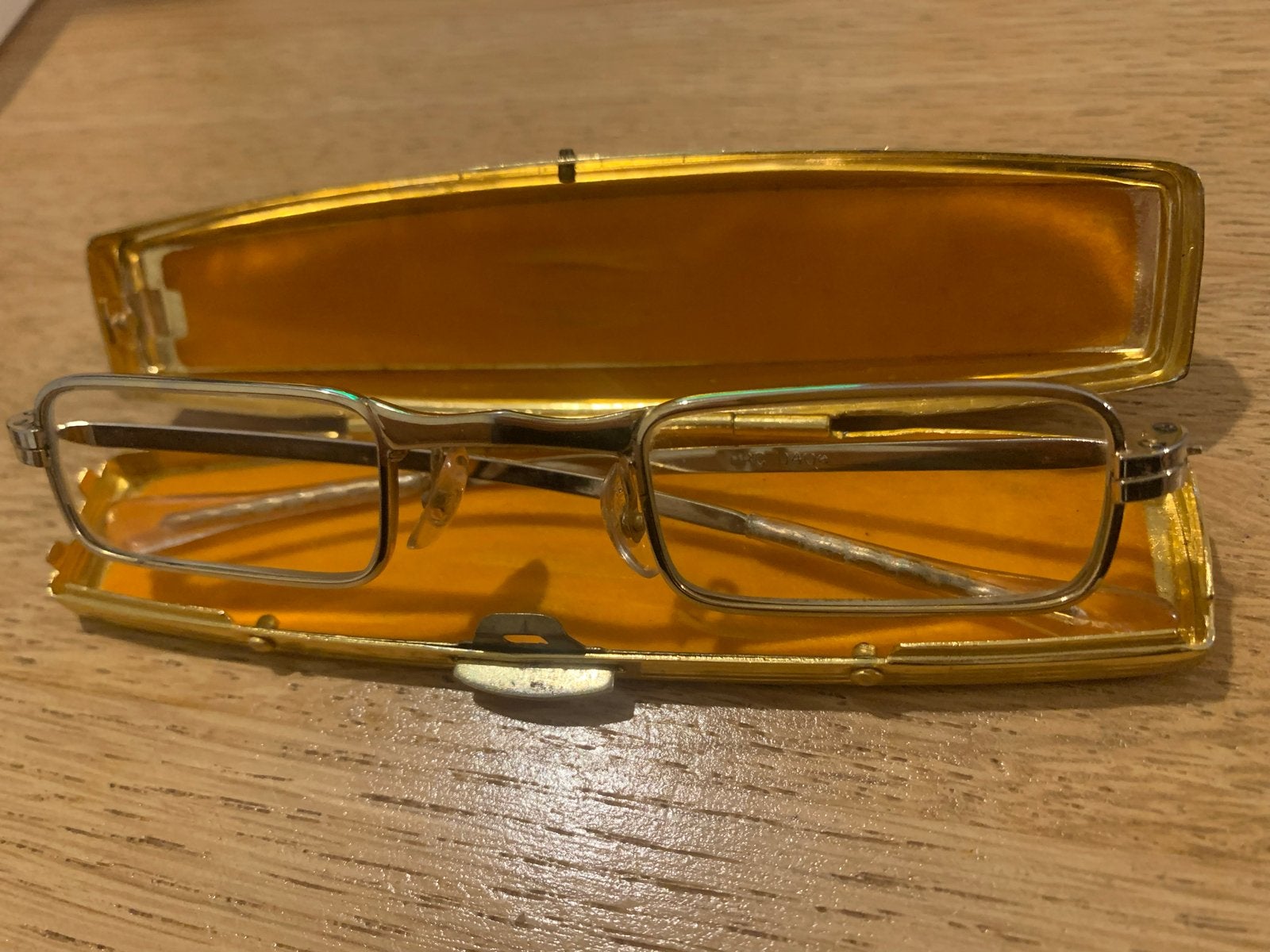 Vintage leesbril met goudkleurig etui, Ophalen of Verzenden, Zo goed als nieuw, Leesbril, Overige merken