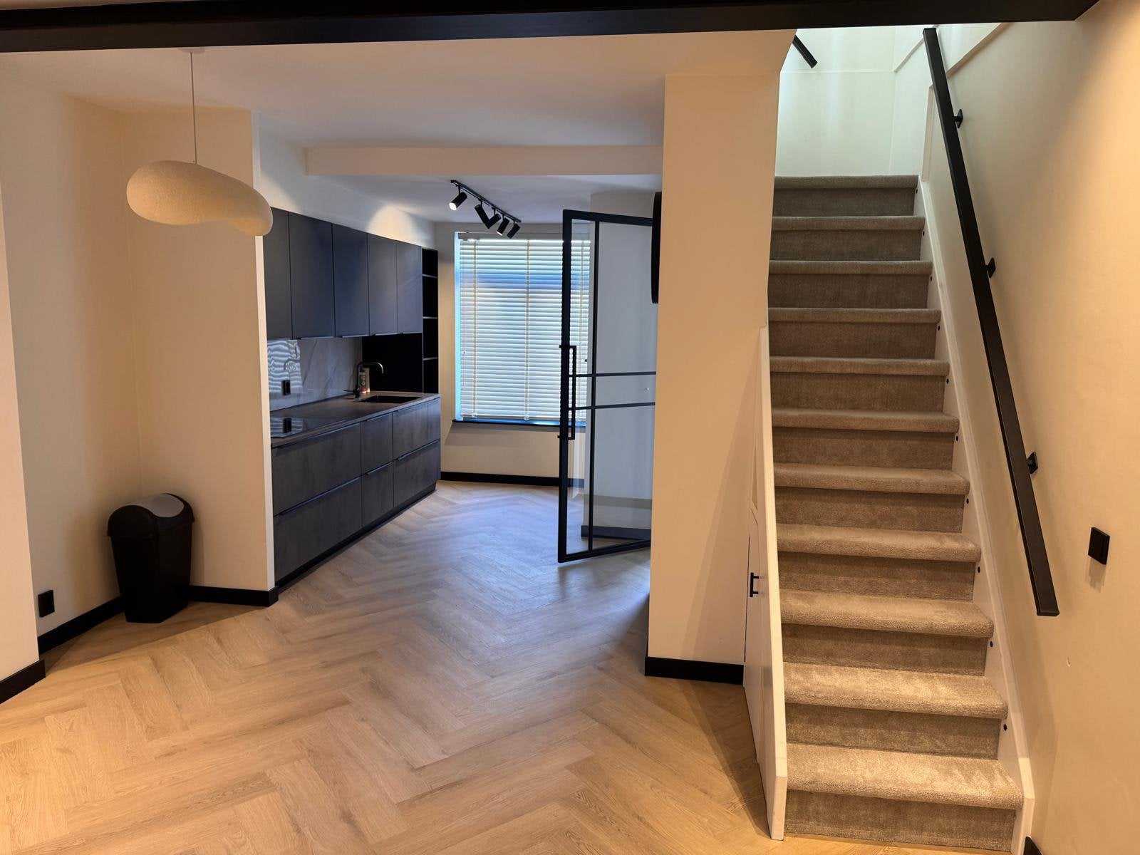 Eengezins woning tehuur schiedam 3 slaapkamers, Huizen en Kamers, 50 m² of meer, Overige regio's